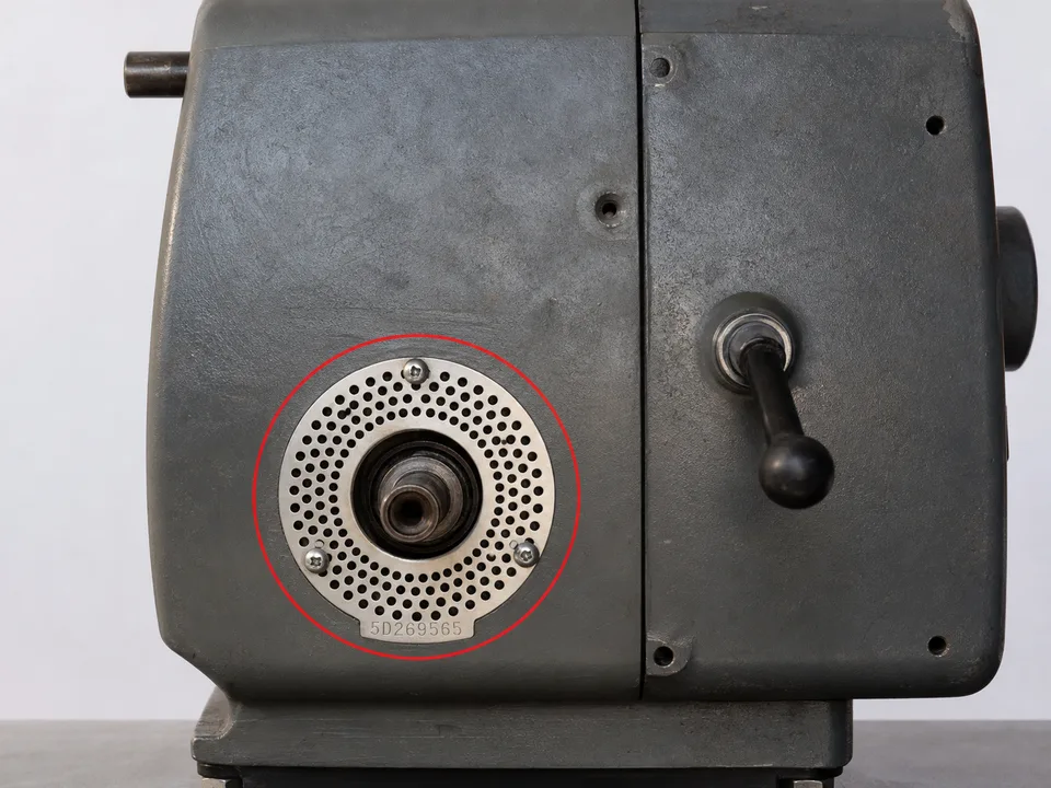 Serial number location on the vent plate of an older MARK headstock